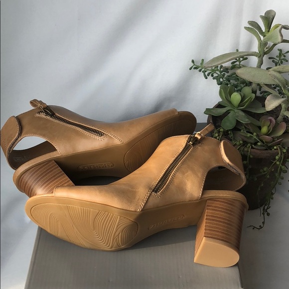 New with tags CAMEL OPEN TOE BOOTIE W/ Side zip - Picture 7 of 8